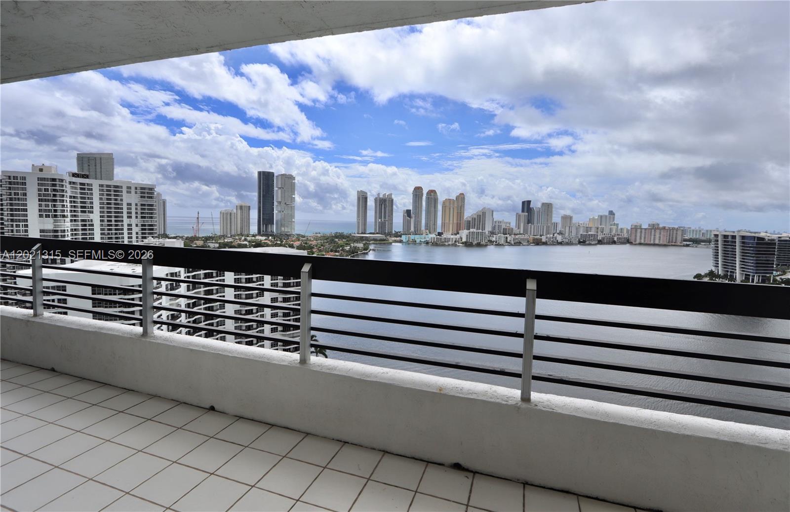 3530 Mystic Pointe Dr # 2510