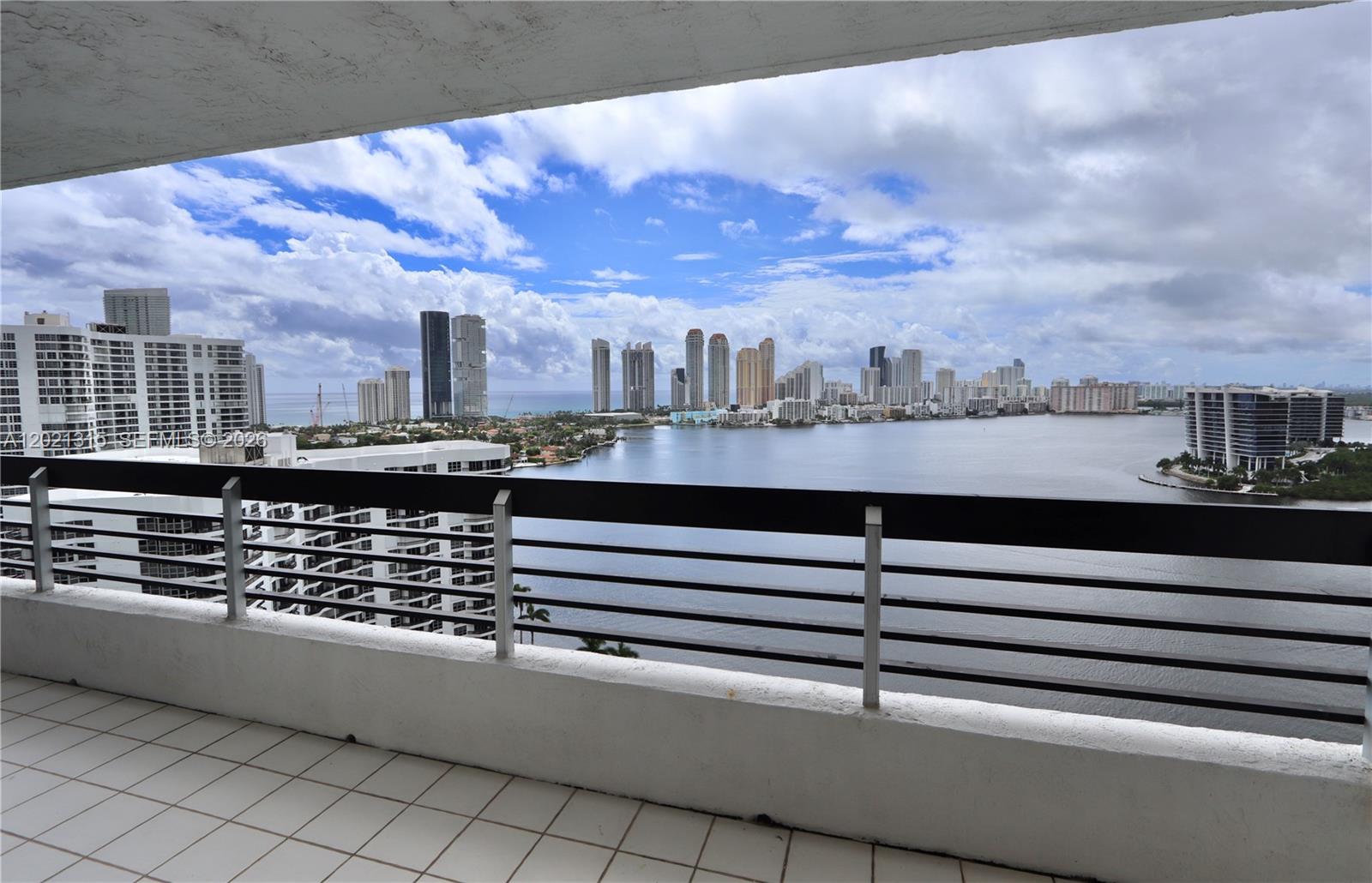 3530 Mystic Pointe Dr # 2510