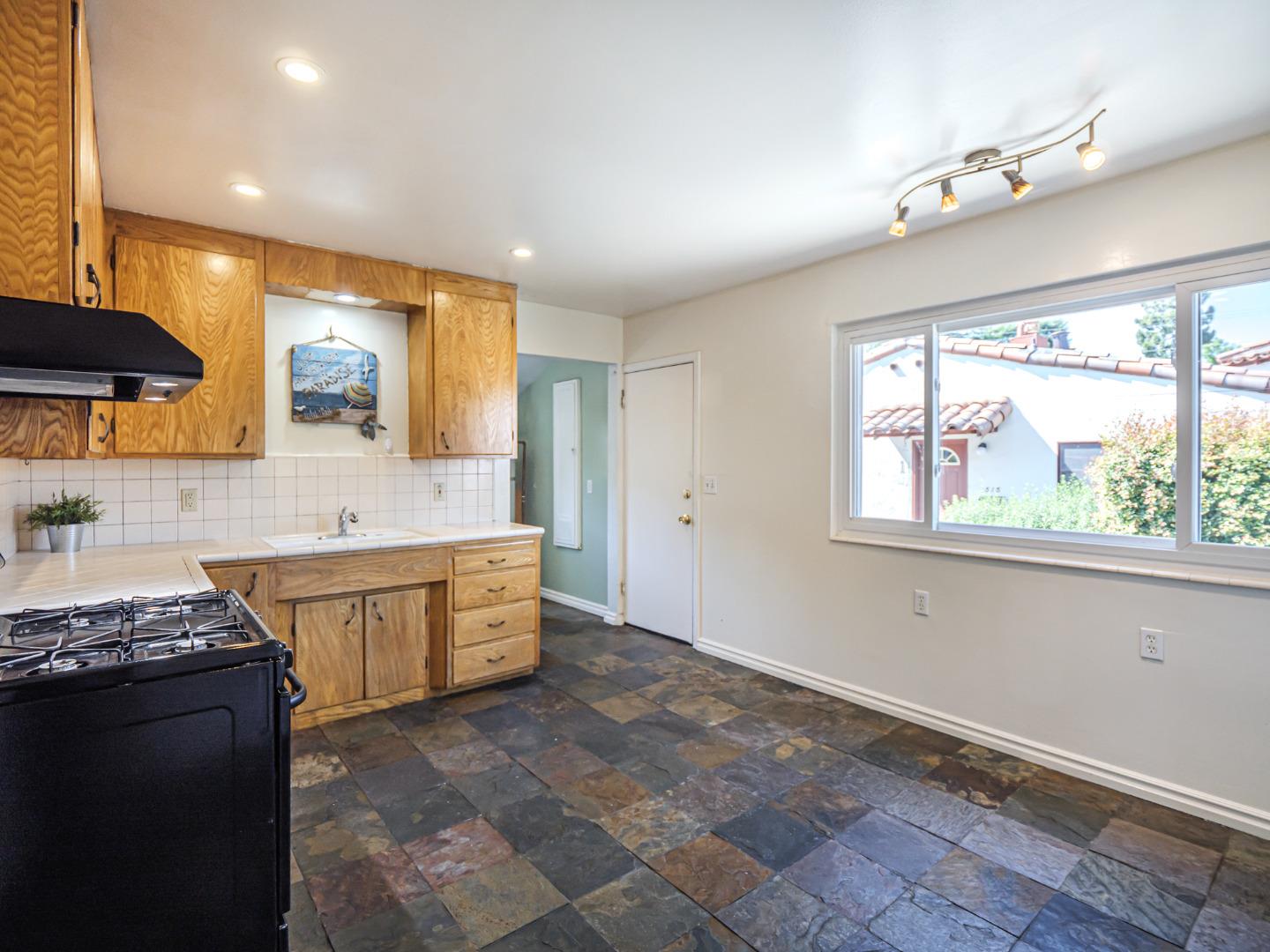 509 + 509A California ST