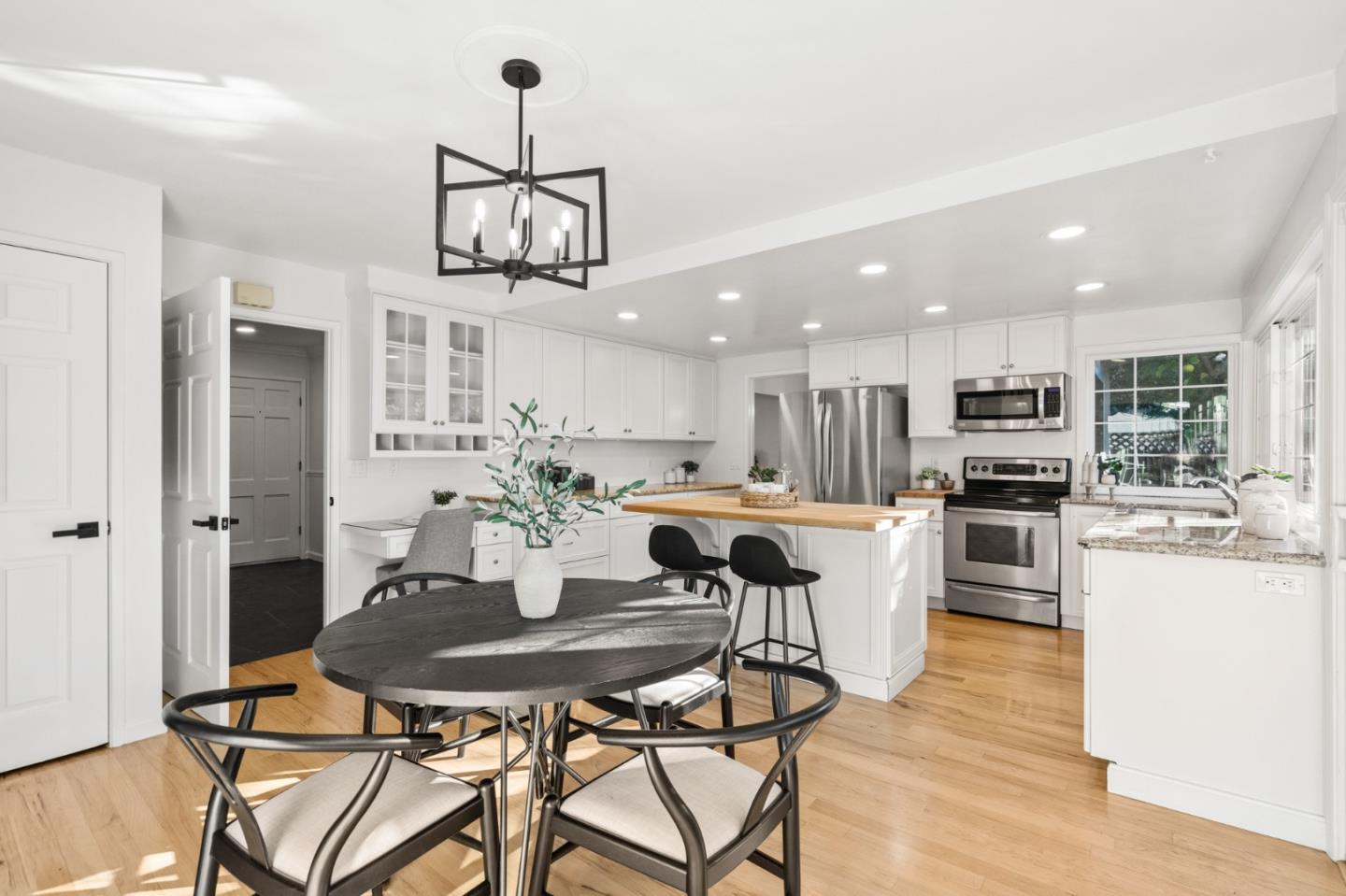 879 Savory DR