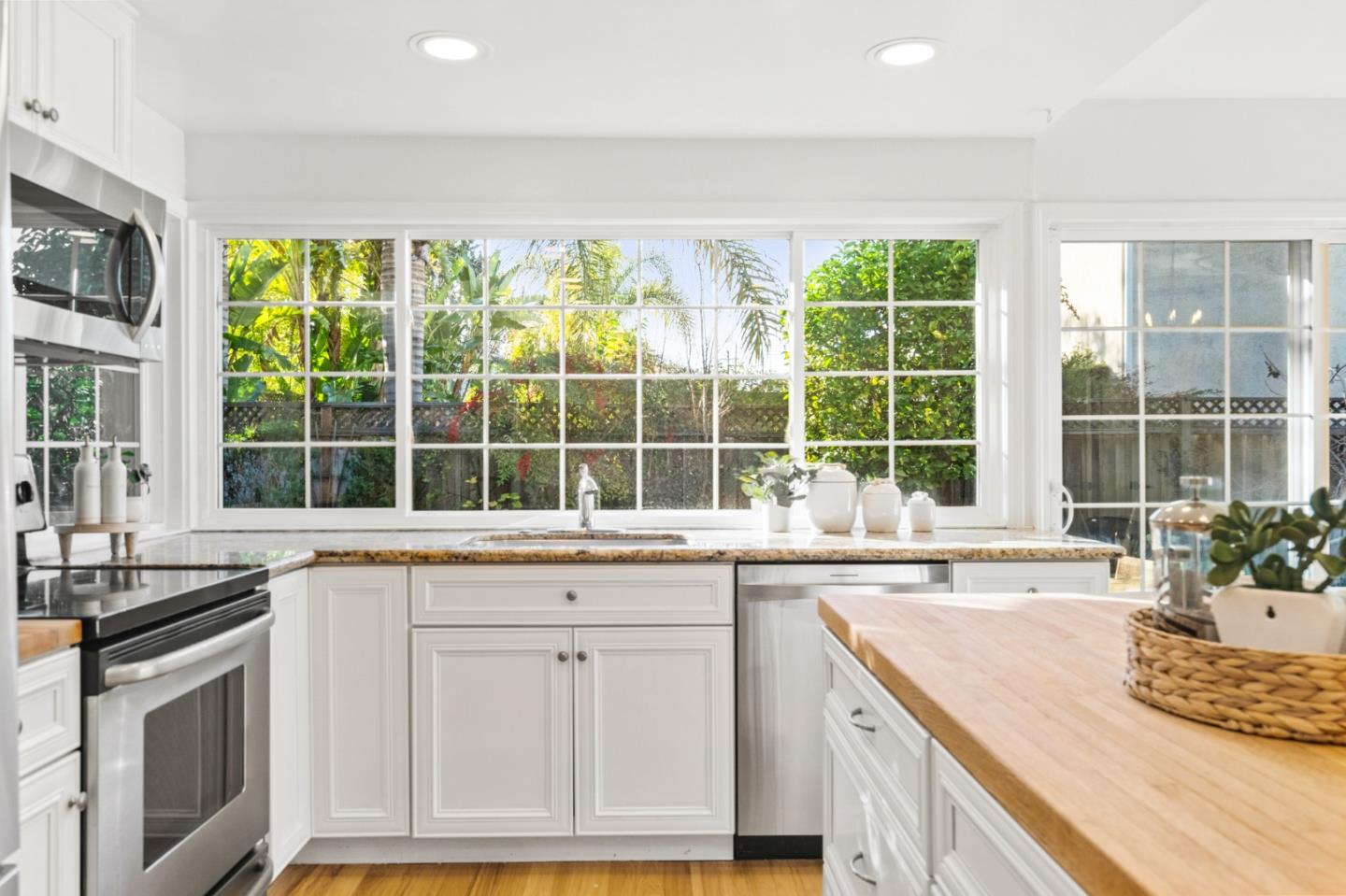 879 Savory DR