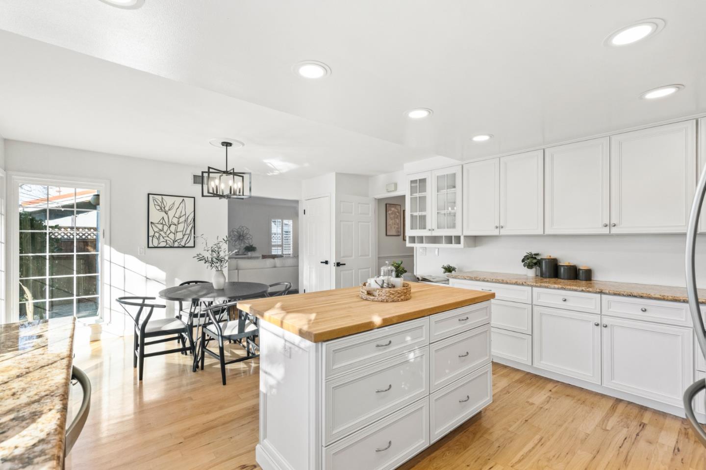 879 Savory DR