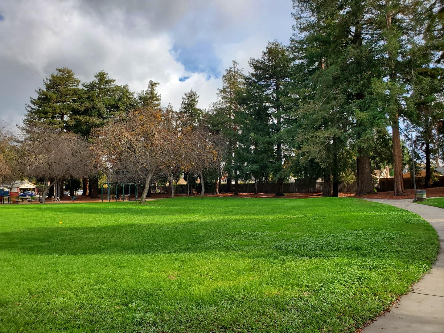 2015 Lakewood Drive