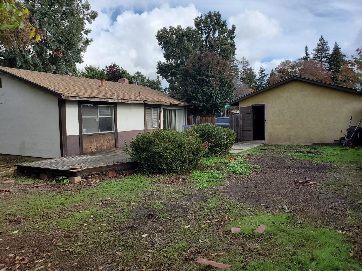 2015 Lakewood Drive