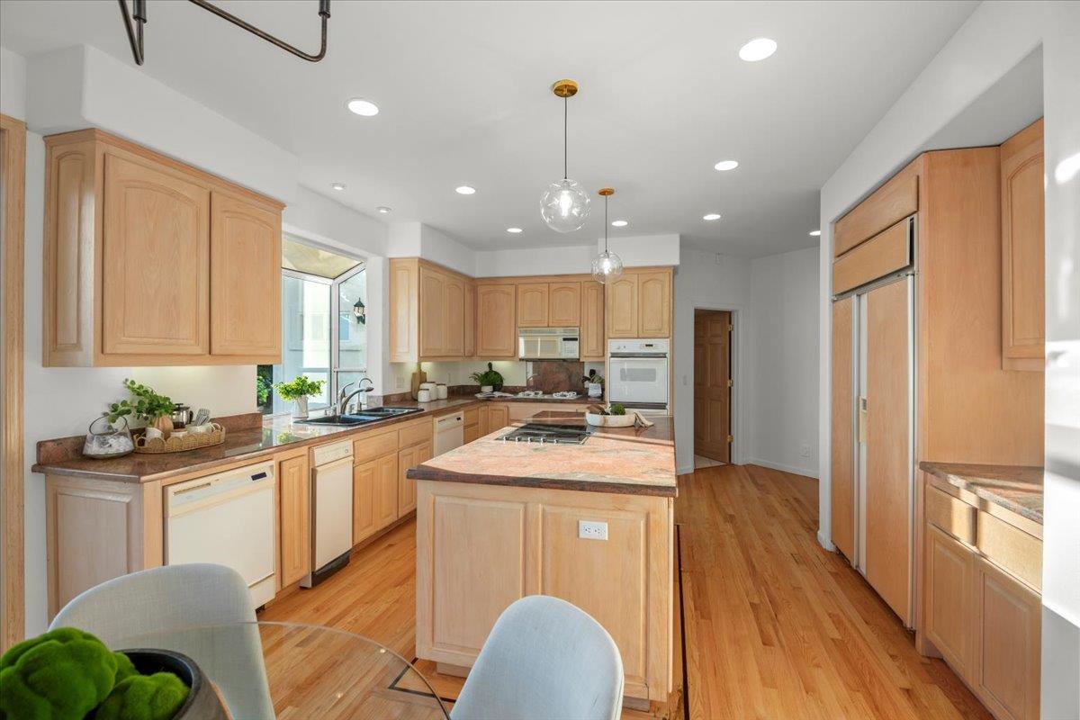 3961 Jefferson Avenue