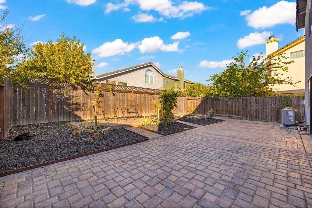 8601 Derlin Way