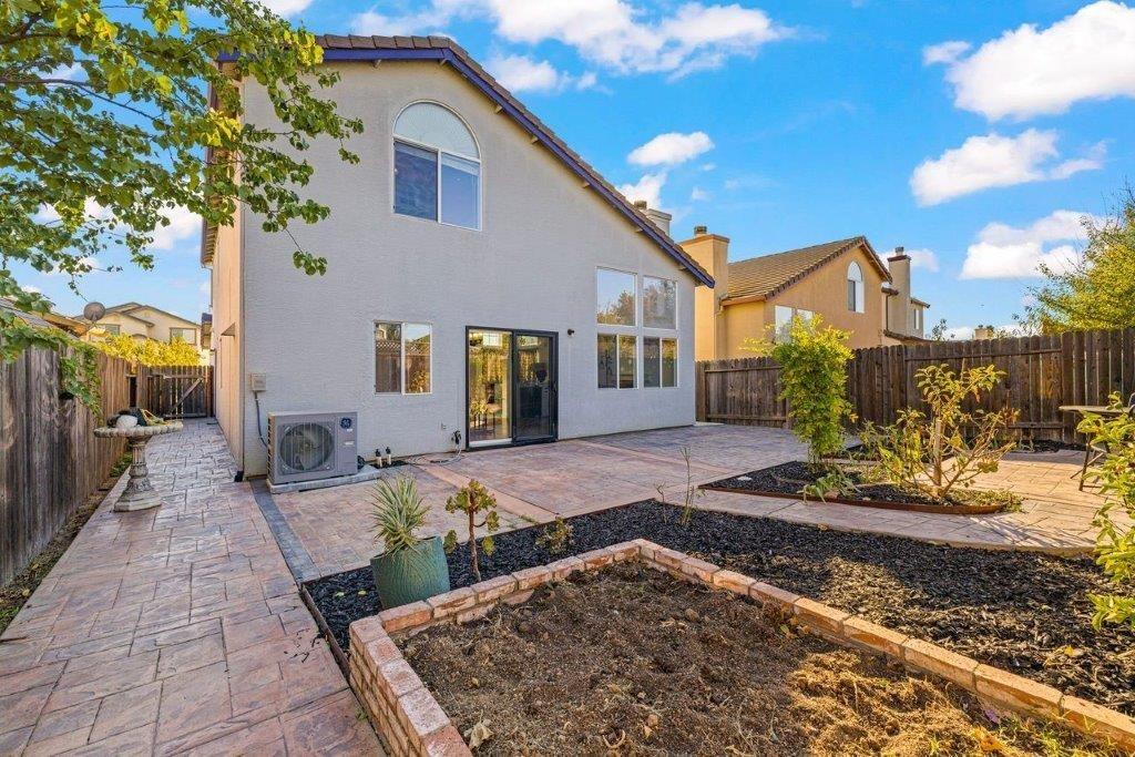 8601 Derlin Way