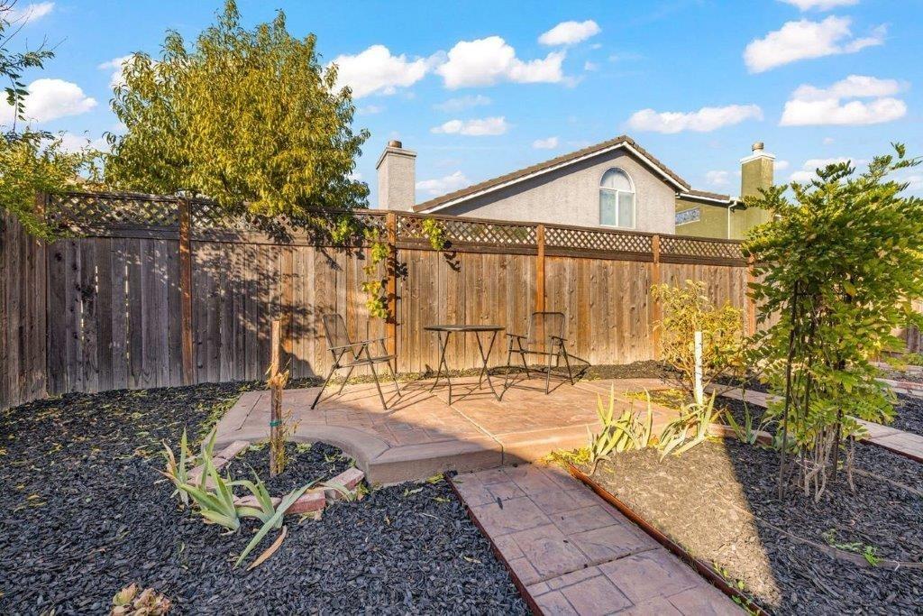 8601 Derlin Way