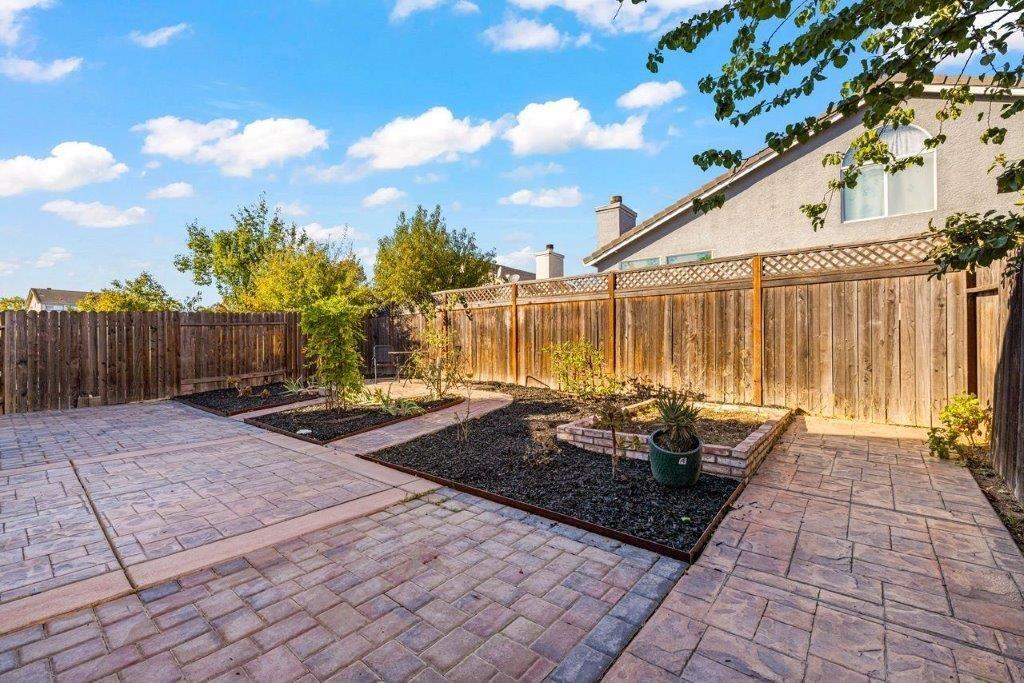 8601 Derlin Way