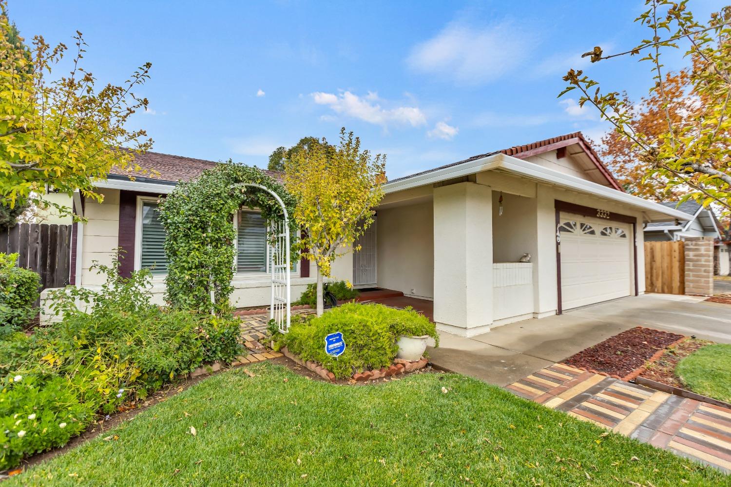 3332 Corbin Way