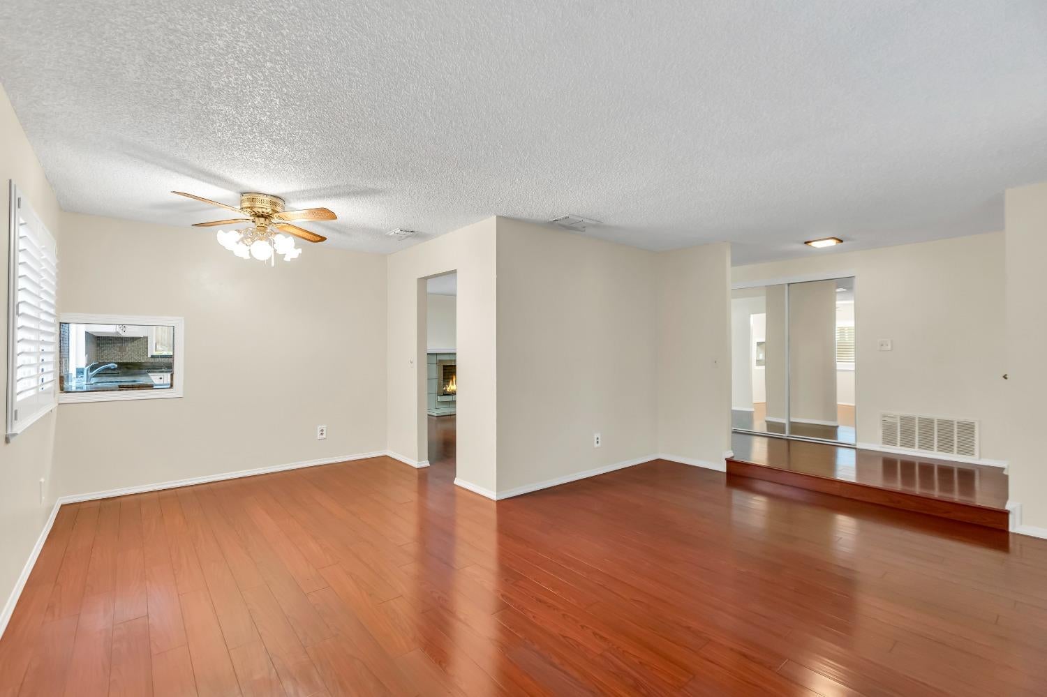 3332 Corbin Way