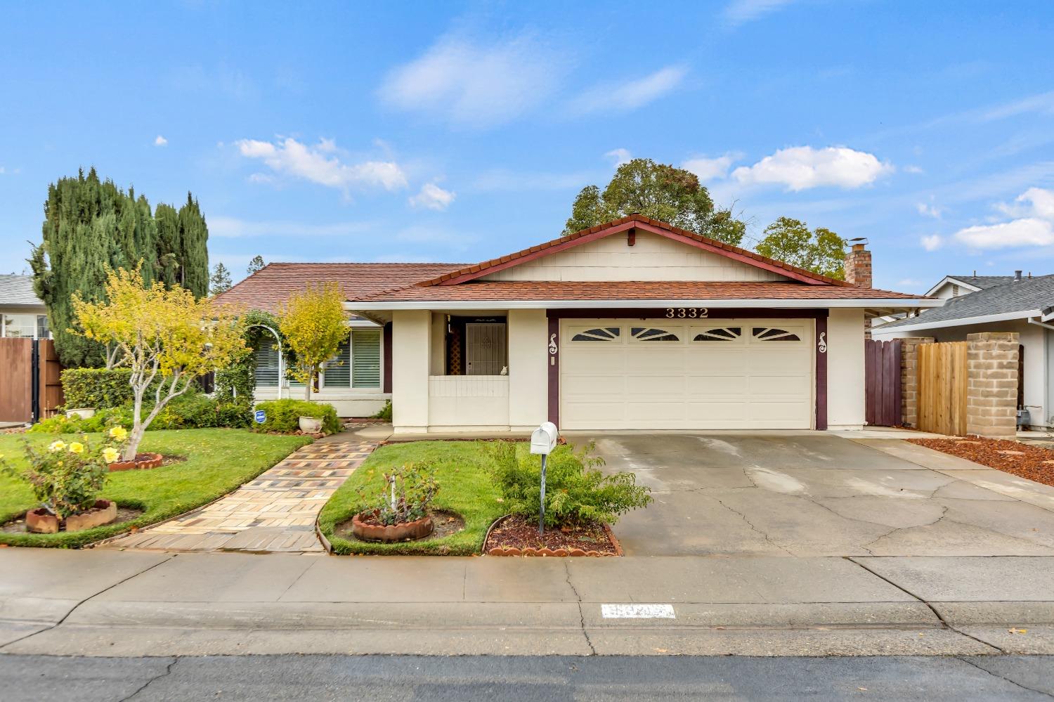 3332 Corbin Way