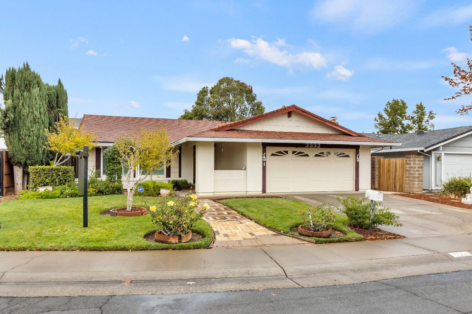 3332 Corbin Way