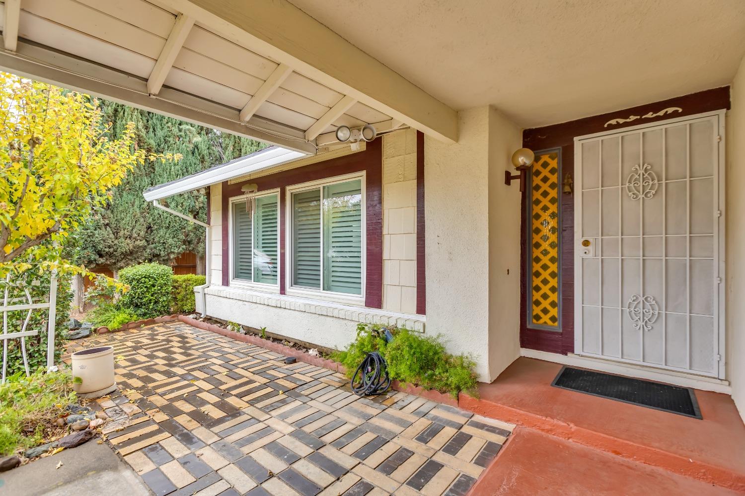 3332 Corbin Way