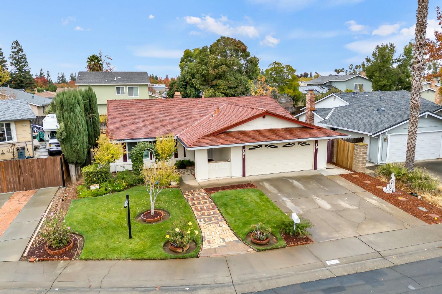 3332 Corbin Way