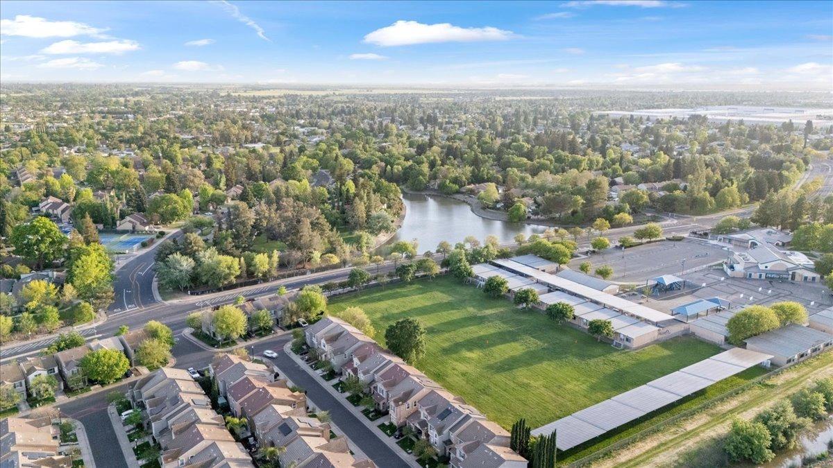 2474 Huckleberry Circle