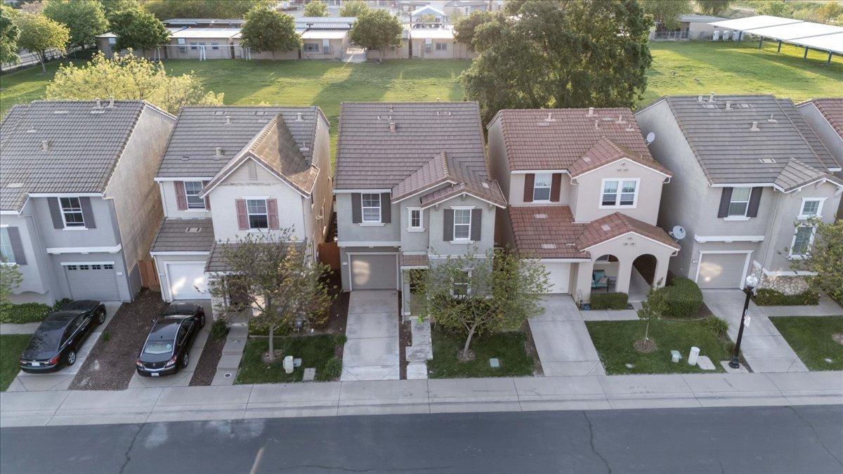 2474 Huckleberry Circle