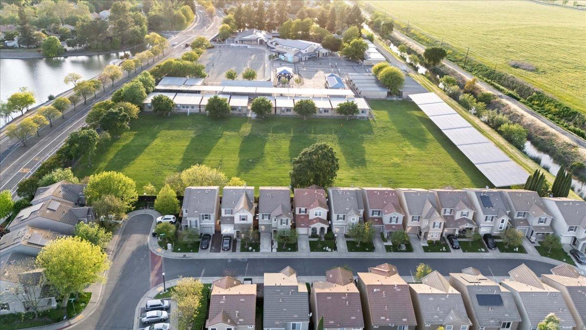 2474 Huckleberry Circle