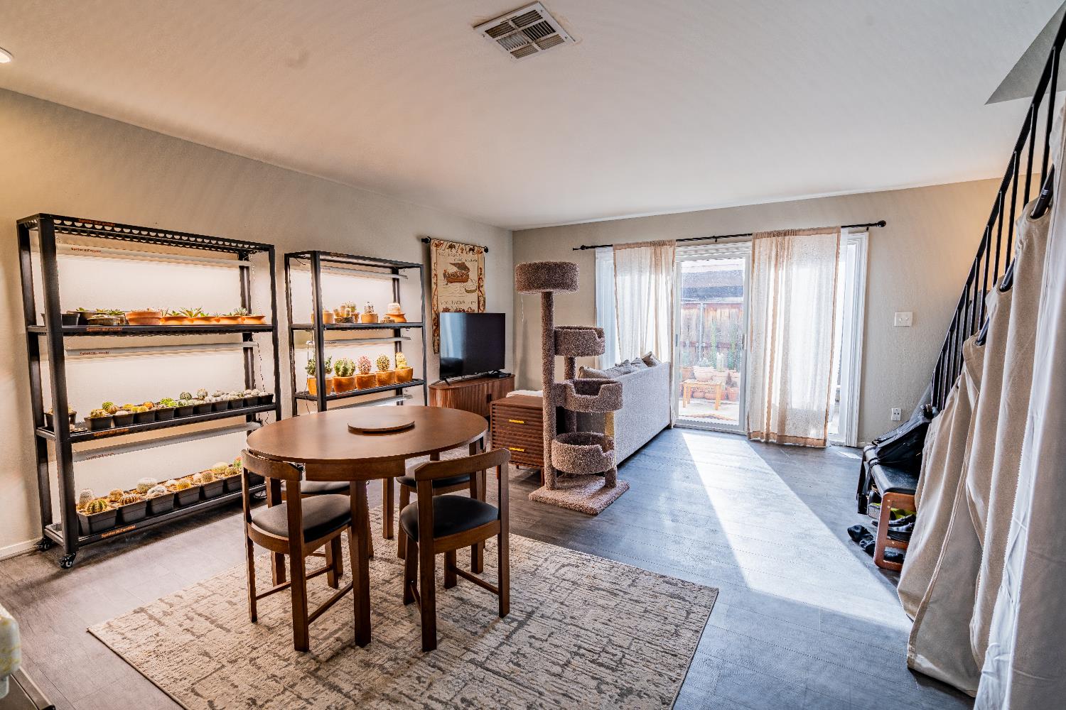5916 Casa Alegre