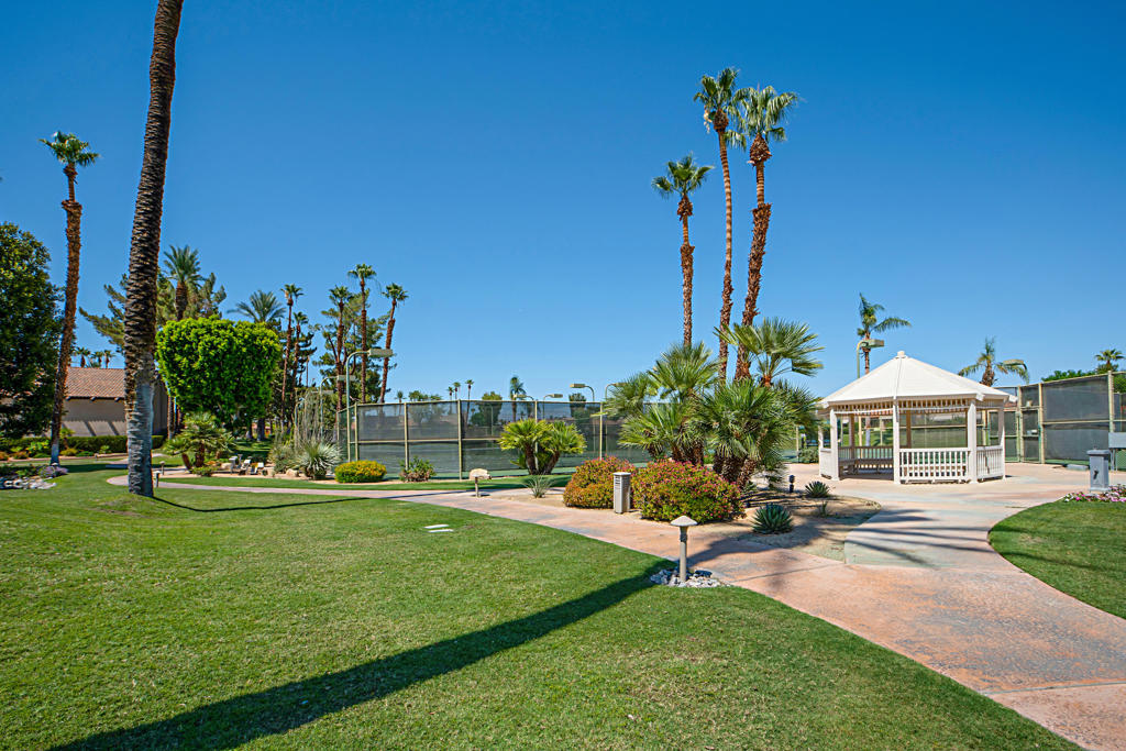 129 Lake Shore Drive