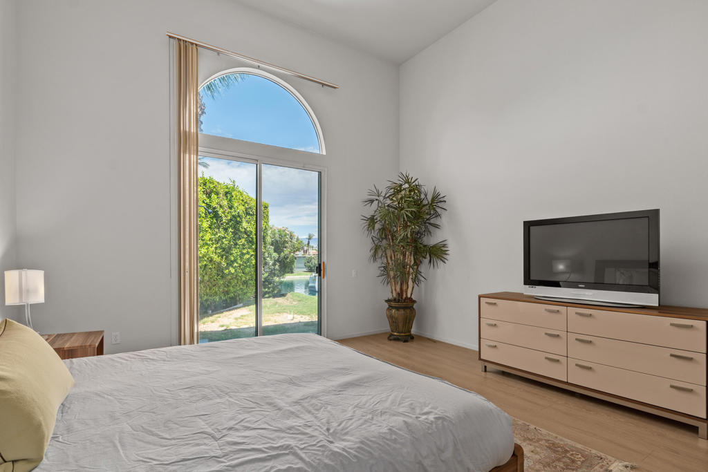 129 Lake Shore Drive