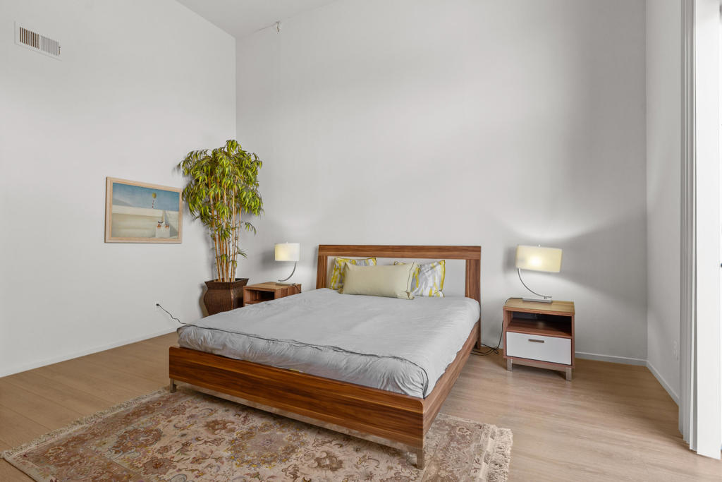 129 Lake Shore Drive