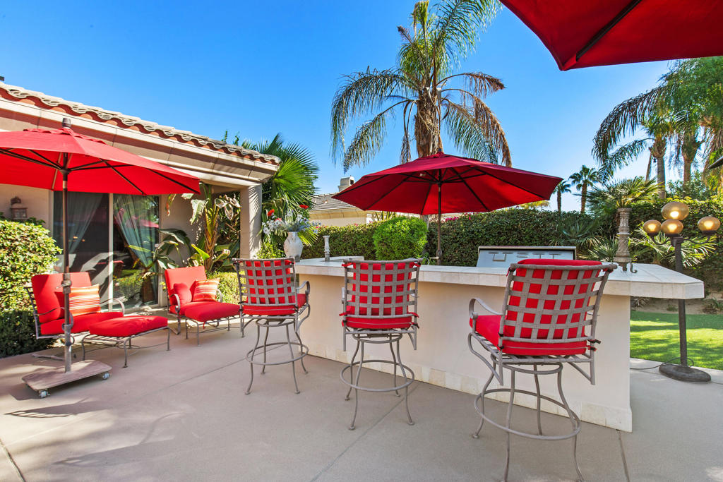 87 Avenida Lirio Blanco