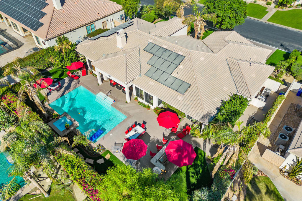 87 Avenida Lirio Blanco