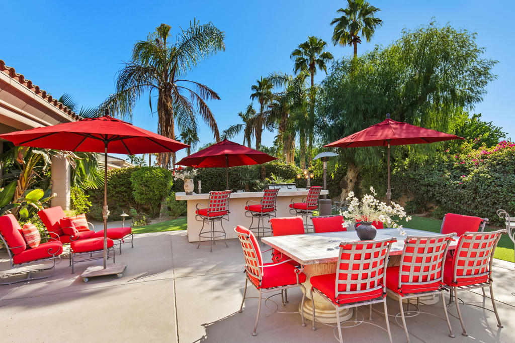 87 Avenida Lirio Blanco