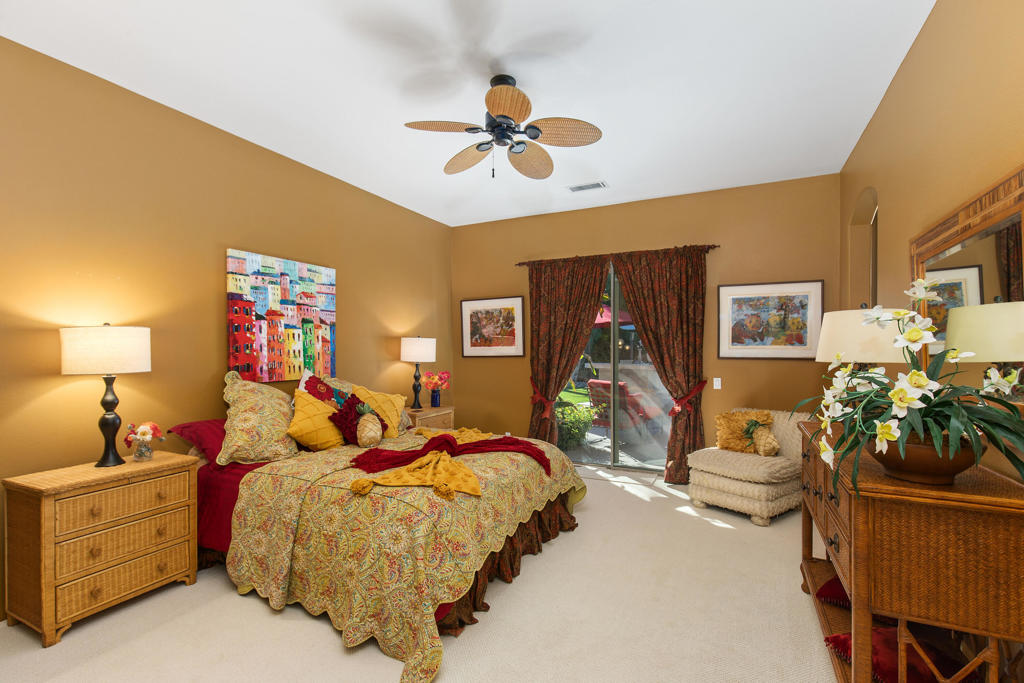 87 Avenida Lirio Blanco