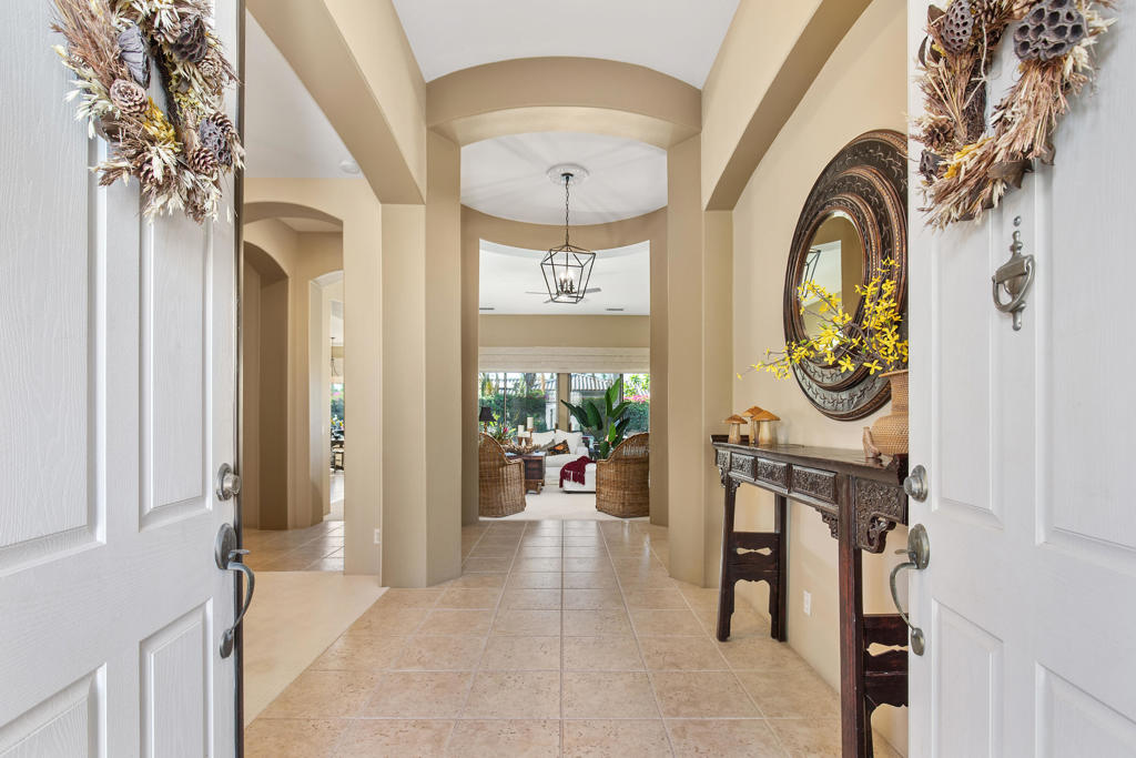 87 Avenida Lirio Blanco