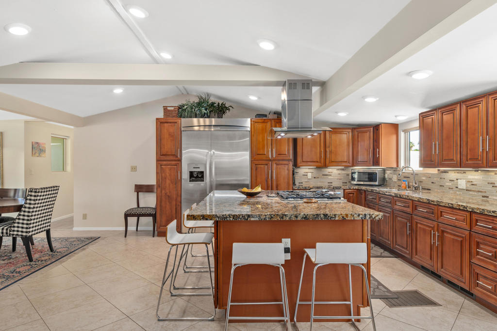70801 Fairway Drive