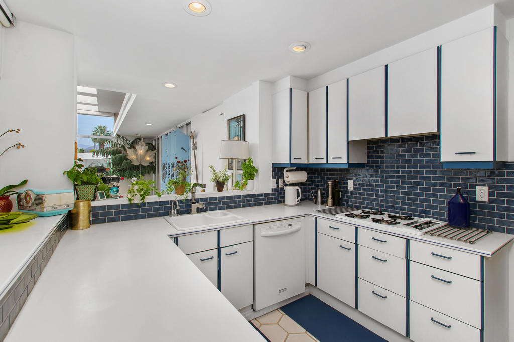 1020 Tamarisk West Street