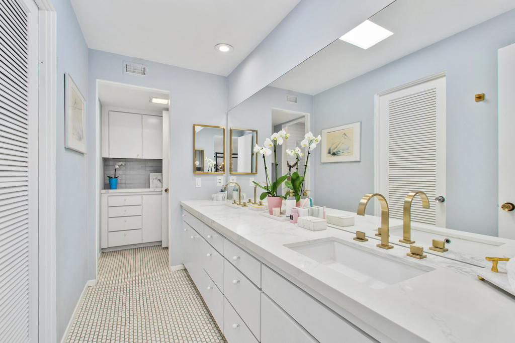 1020 Tamarisk West Street