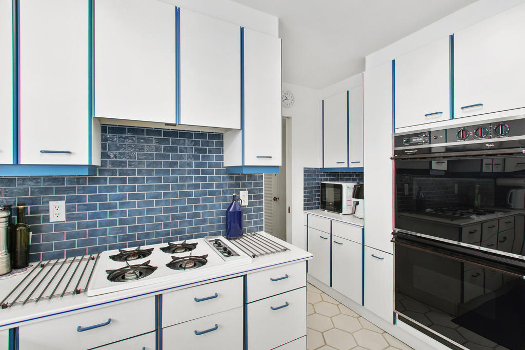 1020 Tamarisk West Street