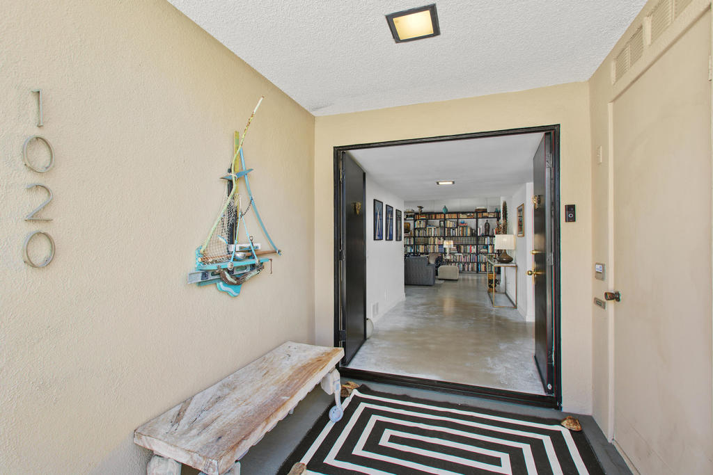 1020 Tamarisk West Street