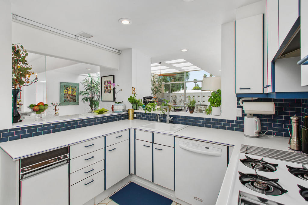 1020 Tamarisk West Street