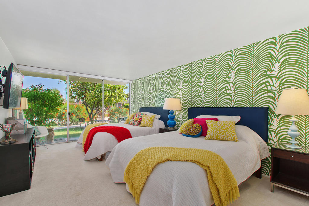 1020 Tamarisk West Street