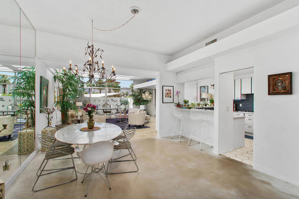 1020 Tamarisk West Street