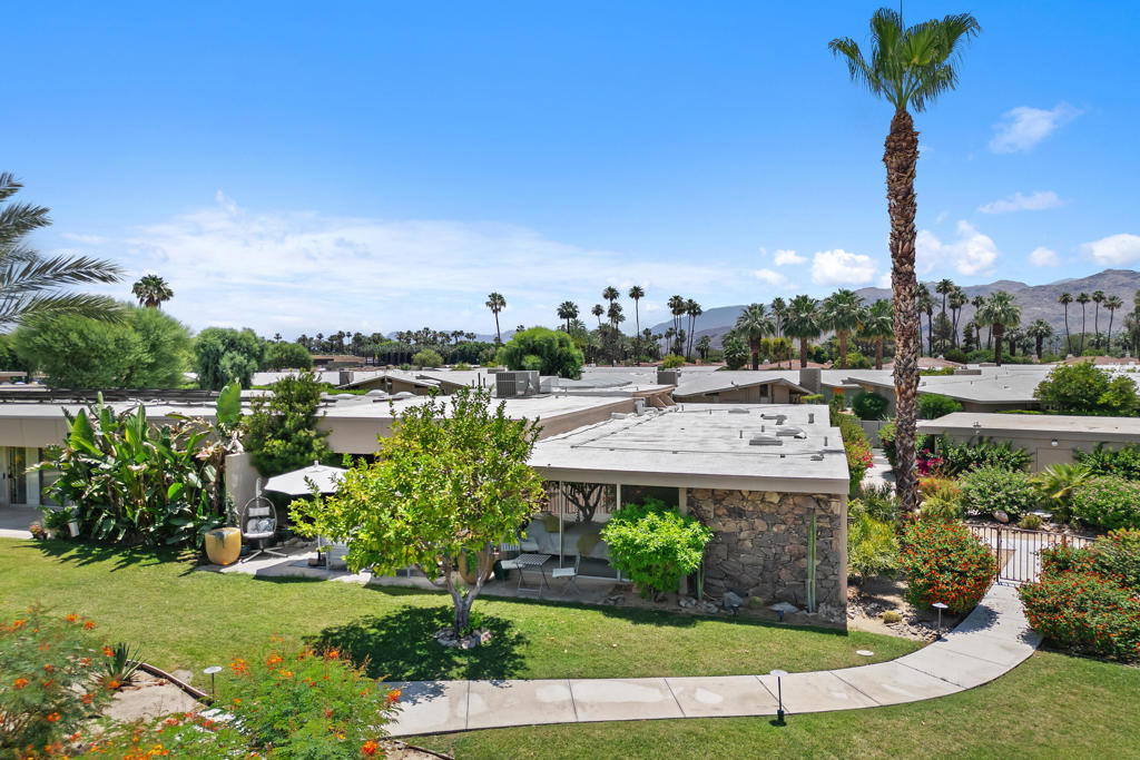 1020 Tamarisk West Street