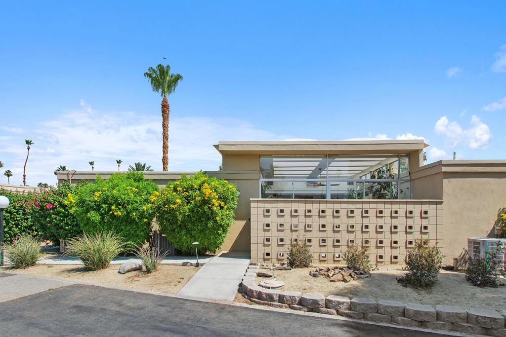 1020 Tamarisk West Street