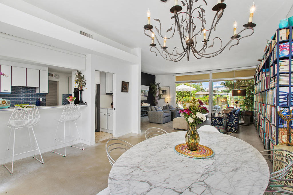 1020 Tamarisk West Street