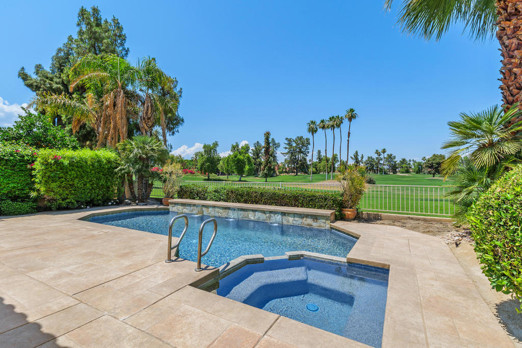 182 Kavenish Drive