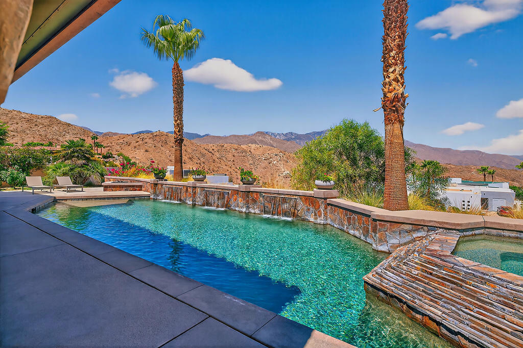 9 Rockcrest