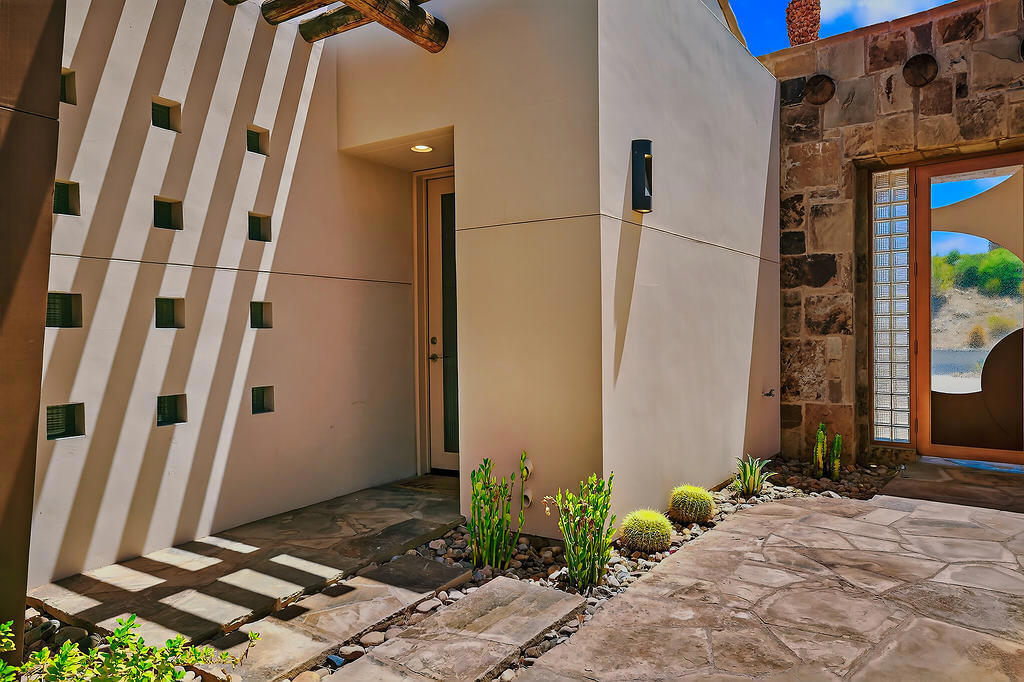 9 Rockcrest
