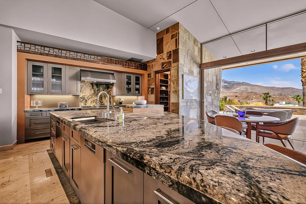 9 Rockcrest