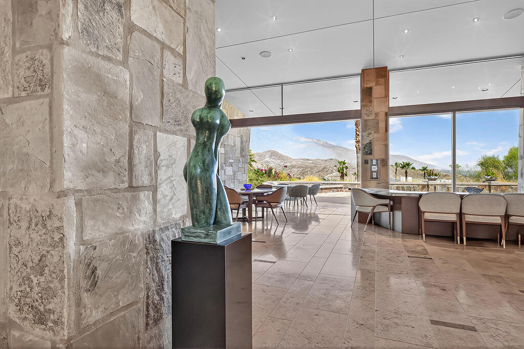 9 Rockcrest