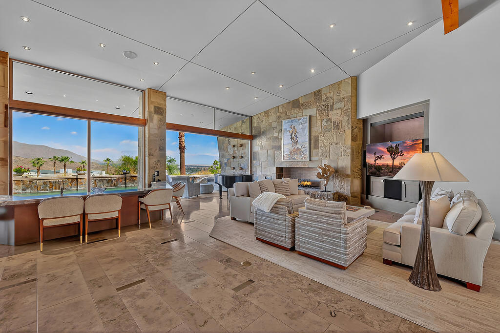 9 Rockcrest