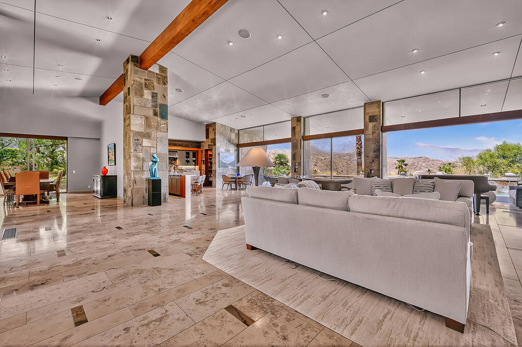 9 Rockcrest