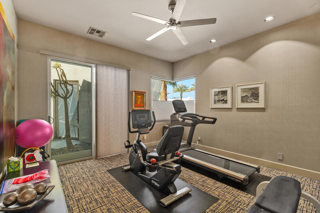 81 Royal Saint Georges Way